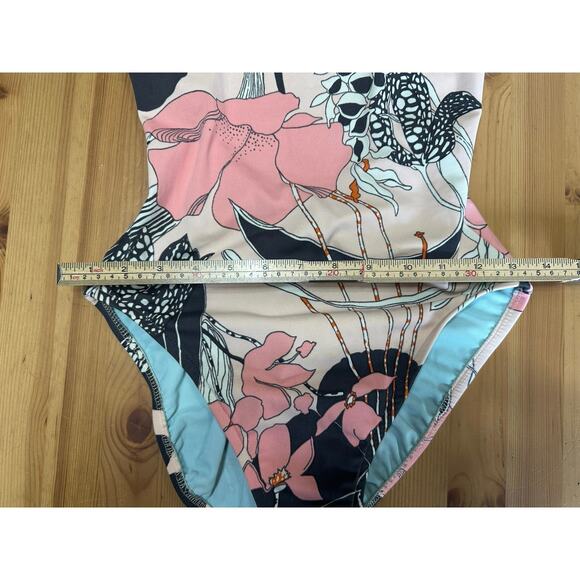 J Crew Floral One Piece Bathing Suit Women 10 Swim Suit Beach Trip Travel Summer - Picture 7 of 10
